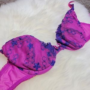 Vintage 90's Frederick's of Hollywood Embroidered Bra